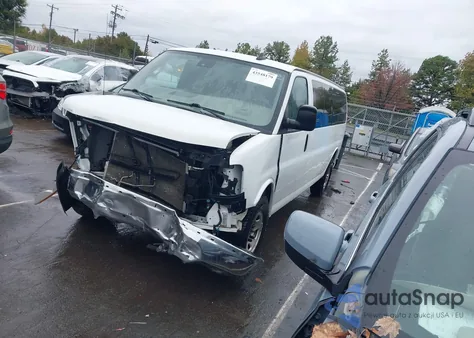 2020 Chevrolet Express Passenger Rwd 3500 Extended Wheelbase Lt из США, поврежденный, VIN 1GAZGPFG9L1148820